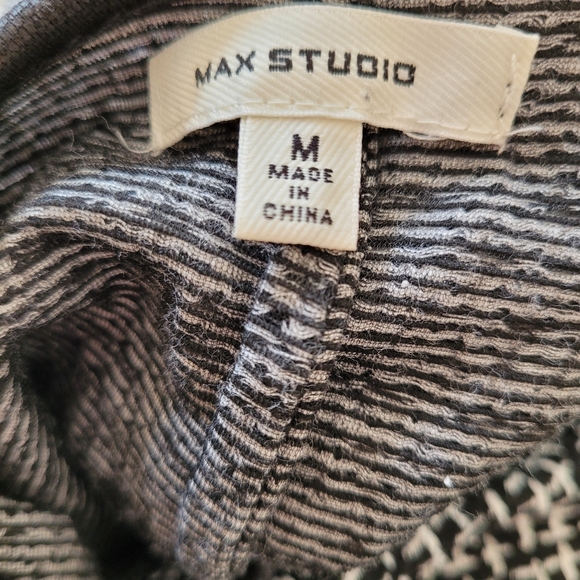 Max Studio Sweater Top High/Lo Sz M Black White 3/4 Sleeve Scoop Neck Split Side - Picture 7 of 9